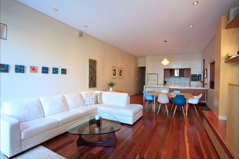 Queens Park Beach House - Melbourne Tourism 1