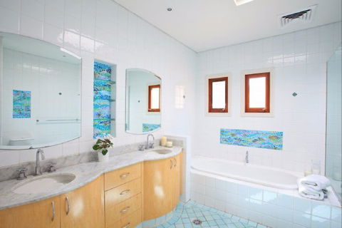 Queens Park Beach House - Melbourne Tourism 3