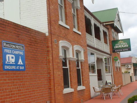 Railton Hotel - Melbourne Tourism 1