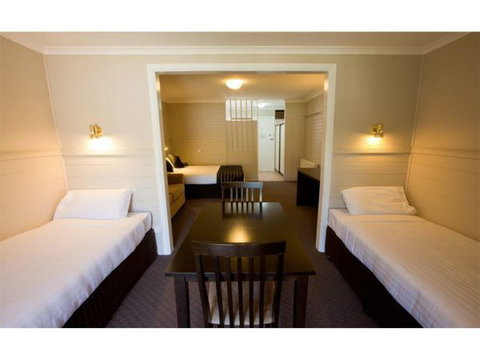 Snowy Mountains Resort And Function Centre - Melbourne Tourism 6