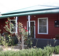 Red House Accommodation - Melbourne Tourism