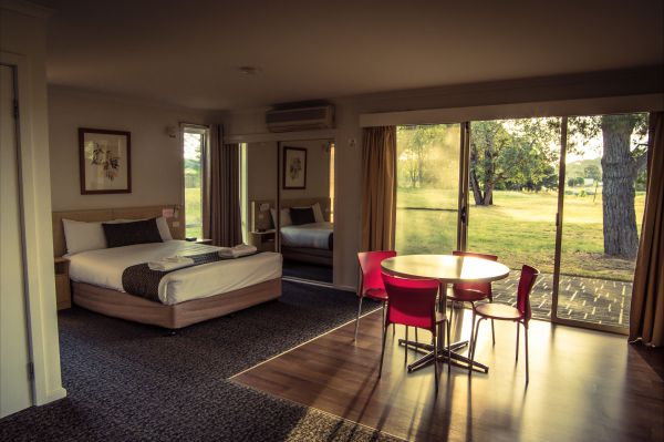 Lyneham ACT Melbourne Tourism