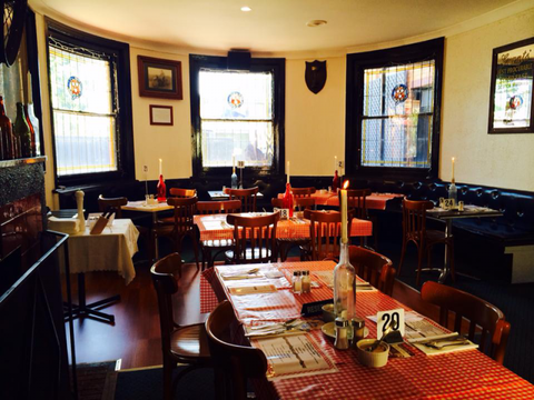 Queens Arms Hotel - Melbourne Tourism 2