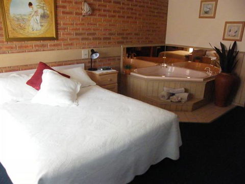 BEST WESTERN Colonial Motor Inn Bairnsdale - Melbourne Tourism 2