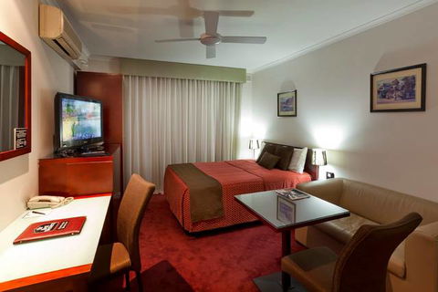 BEST WESTERN Ensenada Motor Inn & Suites - Melbourne Tourism 0
