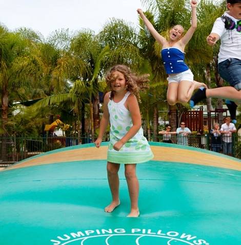 Blue Dolphin Holiday Resort - Melbourne Tourism 7