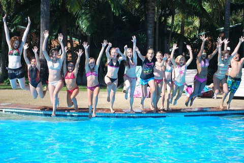 Blue Dolphin Holiday Resort - Melbourne Tourism 10