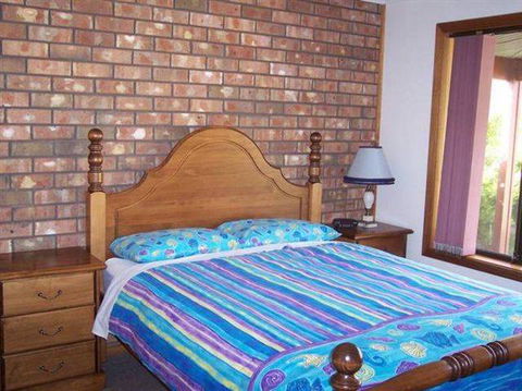 Bott's Beach Retreat - Melbourne Tourism 1