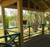 Bushy Lake Chalets - Melbourne Tourism