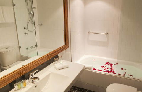 Cambridge Hotel Sydney - Melbourne Tourism 4