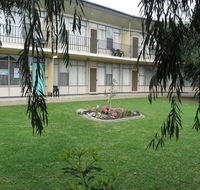 Capri Lodge Apartments - Melbourne Tourism