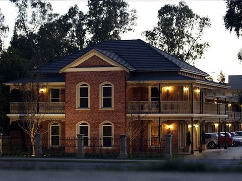 Carlyle Suites & Apartments - Melbourne Tourism 1