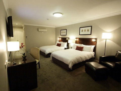 Carlyle Suites & Apartments - Melbourne Tourism 0