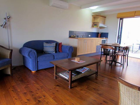 Club Yamba Luxury Hilltop Villas - Melbourne Tourism 3
