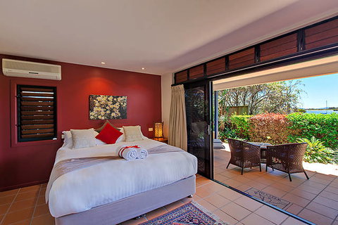 Club Yamba Luxury Hilltop Villas - Melbourne Tourism 12