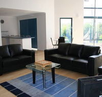 Cosy Corner Beach Cottages - Melbourne Tourism