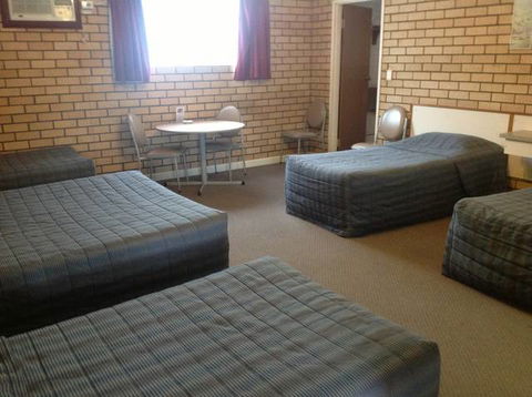 Country Manor Motor Inn - Melbourne Tourism 0