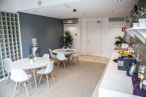 Crown Hotel - Melbourne Tourism 2