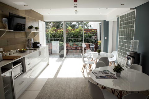 Crown Hotel - Melbourne Tourism 3