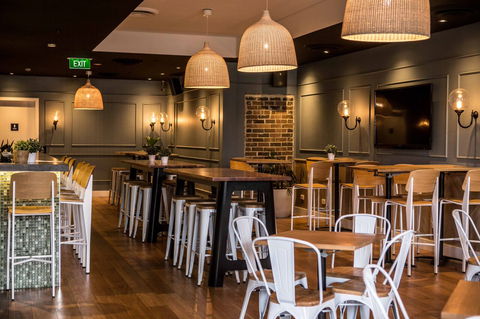 Crown Hotel - Melbourne Tourism 5