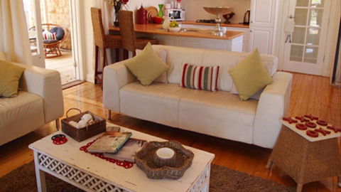 La Maison - French Villas - Melbourne Tourism 0