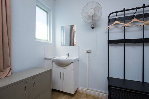 Red Star Sydney - Melbourne Tourism 1