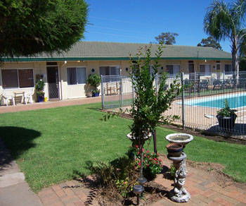 Gilgandra Lodge Motel - Melbourne Tourism 1
