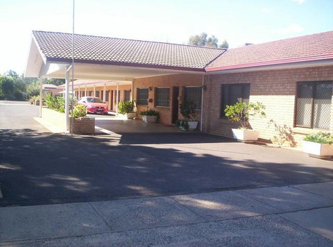 Gilgandra Motel - Melbourne Tourism 0