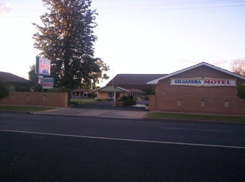 Gilgandra Motel - Melbourne Tourism 1