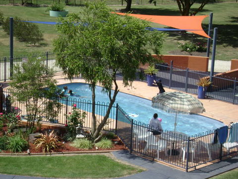 Greenvale Holiday Units - Melbourne Tourism 1