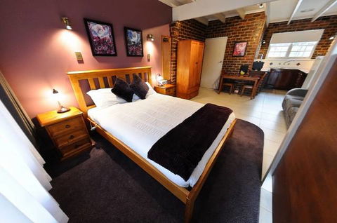 Greenvale Holiday Units - Melbourne Tourism 0