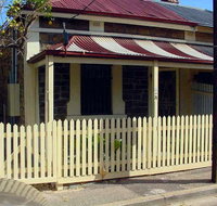 Clyde's Cottage - Melbourne Tourism