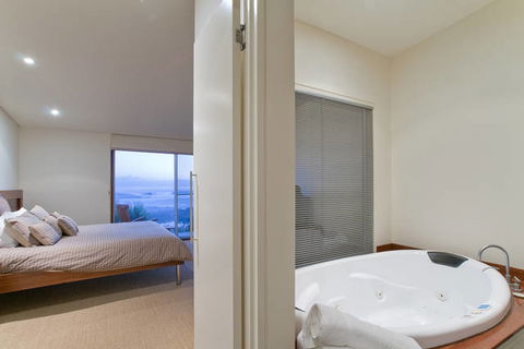 Hearn's Beachside Villas - Melbourne Tourism 1