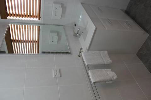 Hervey Bay Colonial Lodge - Melbourne Tourism 1