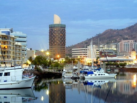 Holiday Inn Townsville - Melbourne Tourism 1
