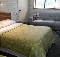 Holland Park Motel - Melbourne Tourism