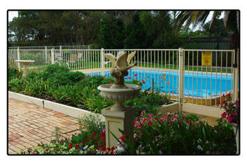 Robinsons Cabin - Melbourne Tourism 1