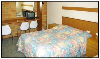 Robinsons Cabin - Melbourne Tourism 3