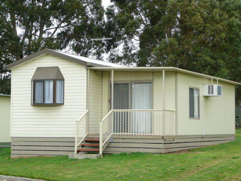 Lake Burrumbeet Caravan Park - Melbourne Tourism 0