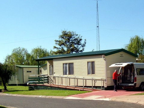 Mannum Caravan Park Cabins - Melbourne Tourism 1