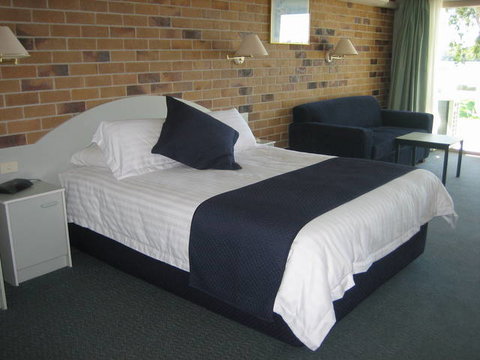 Moby Dick Waterfront Motel - Melbourne Tourism 2