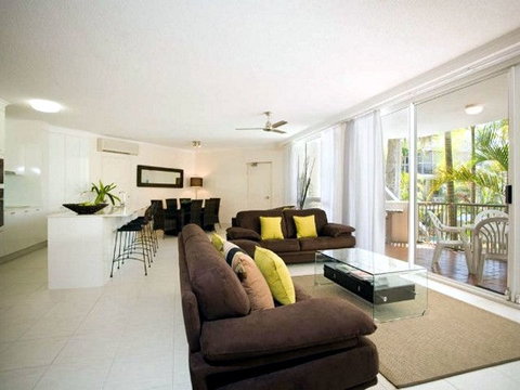 Noosa Tropicana - Melbourne Tourism 0