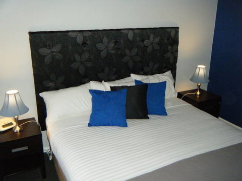Orana Windmill Motel - Melbourne Tourism 1