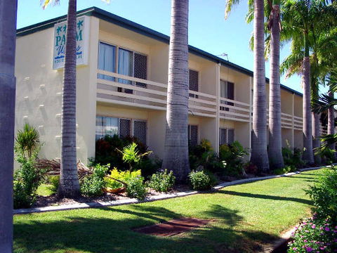 Palm Waters Holiday Villas - Melbourne Tourism 0
