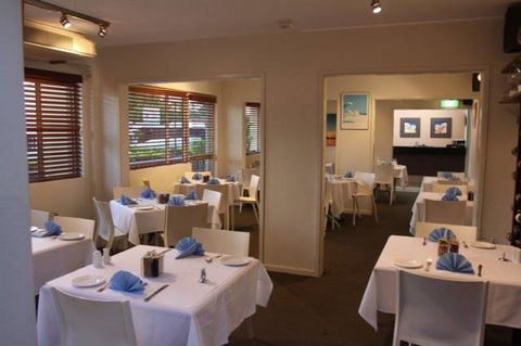 Peninsula Nelson Bay - Melbourne Tourism 3