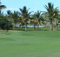 Queens Beach Tourist Village - Melbourne Tourism
