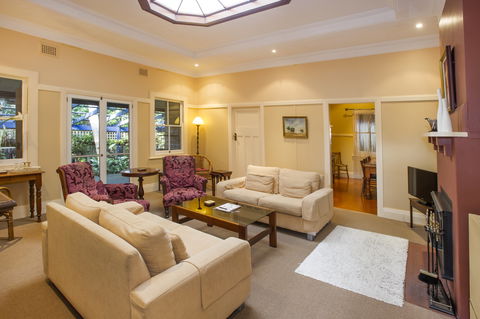 Rivendell Guest House - Melbourne Tourism 3