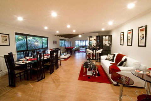 Rocky Point Lodge - Melbourne Tourism 1