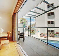Rolling Surf Resort - Melbourne Tourism