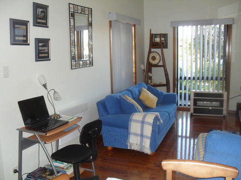 Sanddancers Bed & Breakfast - Melbourne Tourism 4